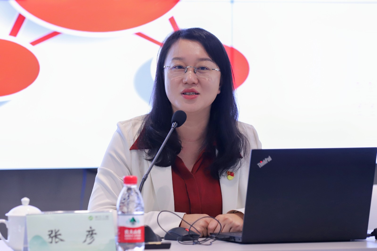 1668129358611881.jpg 老师.jpg