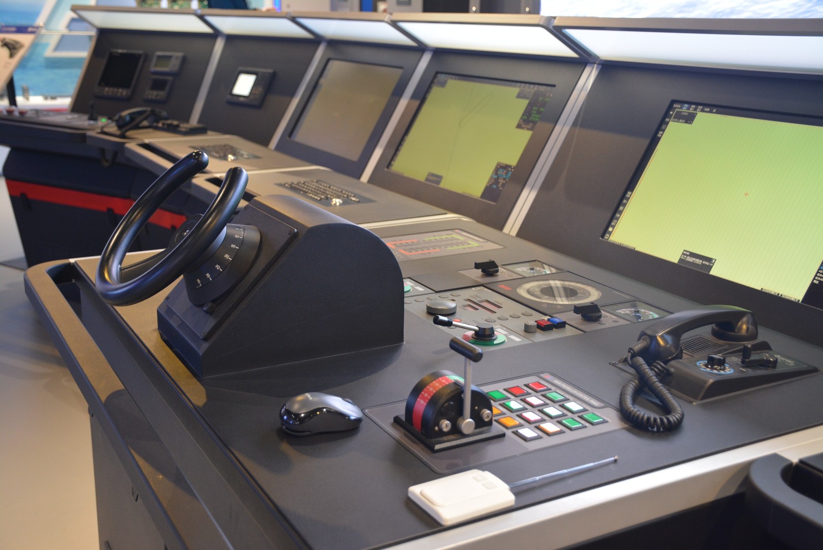 1668147451179869.jpg 开云网页版·官方版在线登入国瑞科技公司设计制造的舰船数字化中控台.jpg