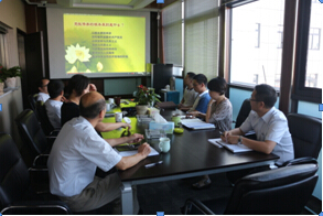 二轻商业公司党总支组织“三严三实”专题教育第一专题学习研讨