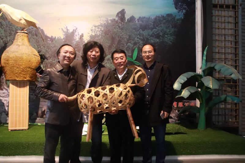 消薄进行时：林乐成教授植物纤维工坊赴四川考察