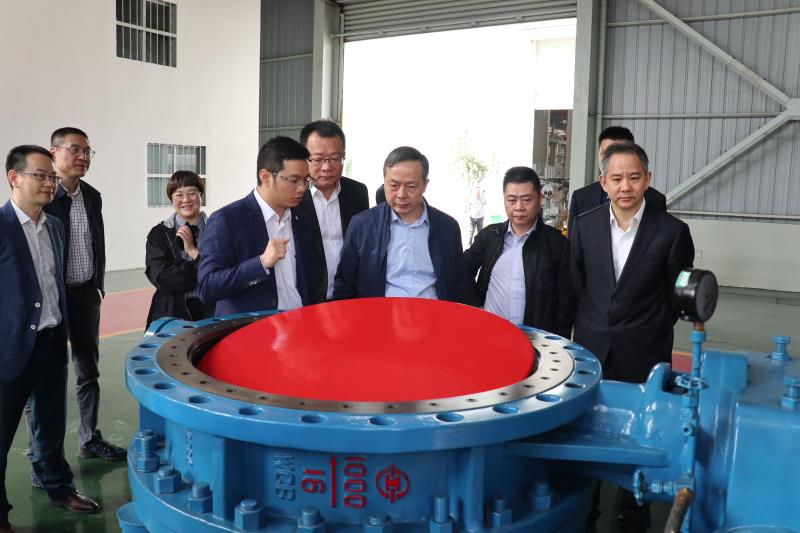 虞岳明赴温州龙湾考察相关企业