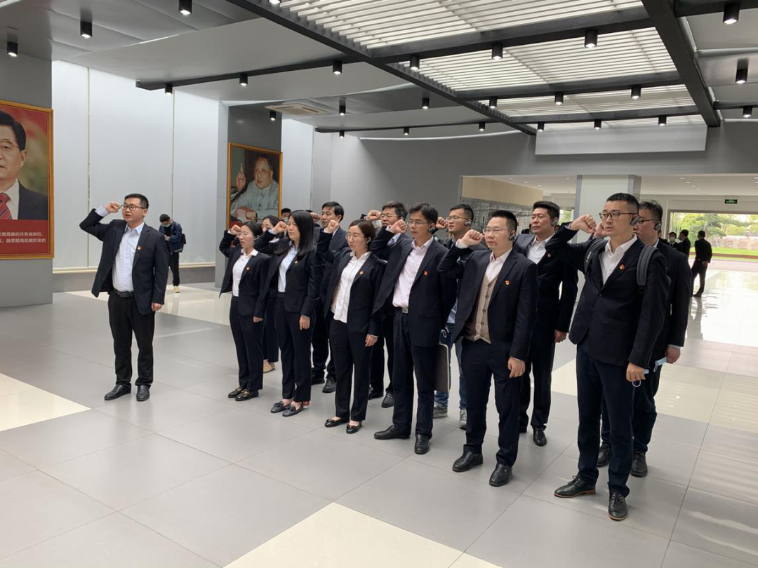 皮塑公司前往省法纪教育基地开展警示教育活动