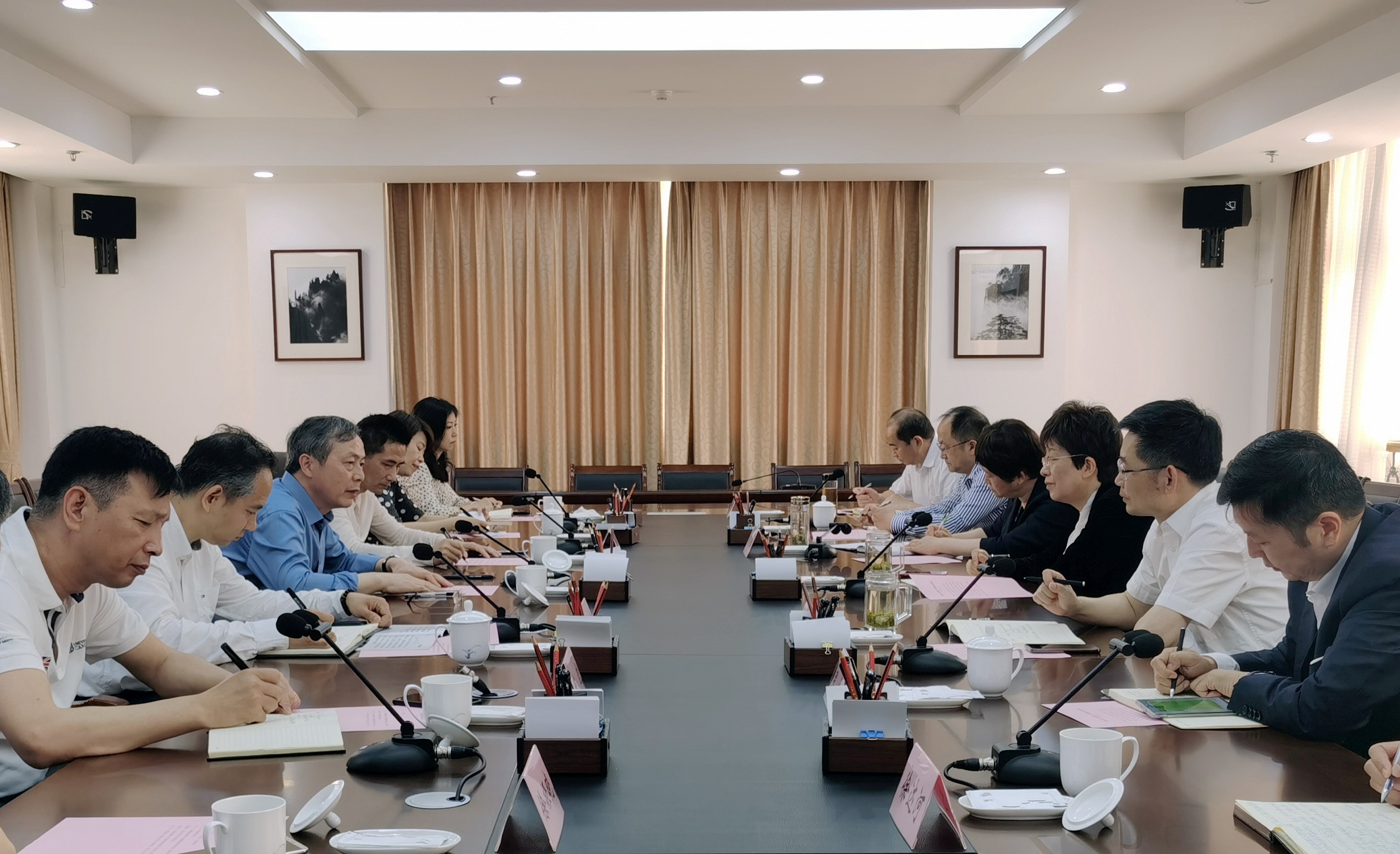 虞岳明带队赴安徽黄山市考察调研