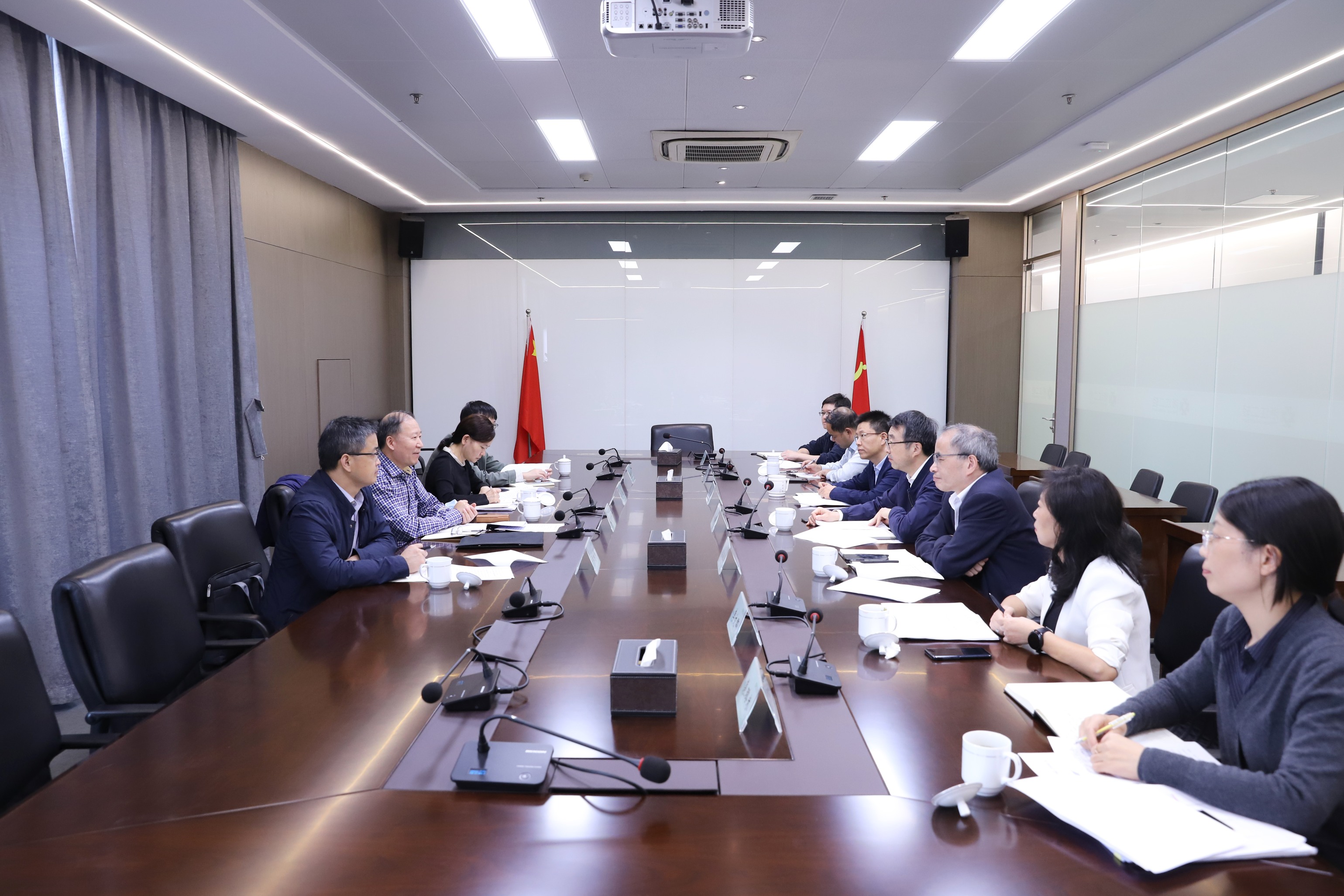 省国资委一级巡视员沈建平来开云网页版·官方版在线登入调研除险保安工作