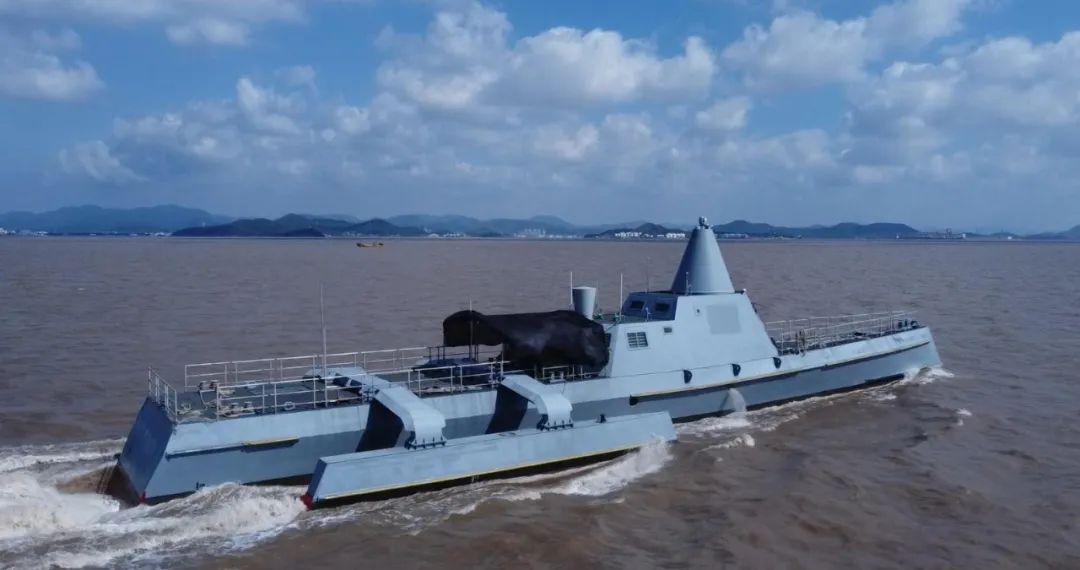 我国首艘百吨级无人艇动态避碰试验成功 开云网页版·官方版在线登入国瑞科技控股“北鲲智能”参与建设并组织实施试验