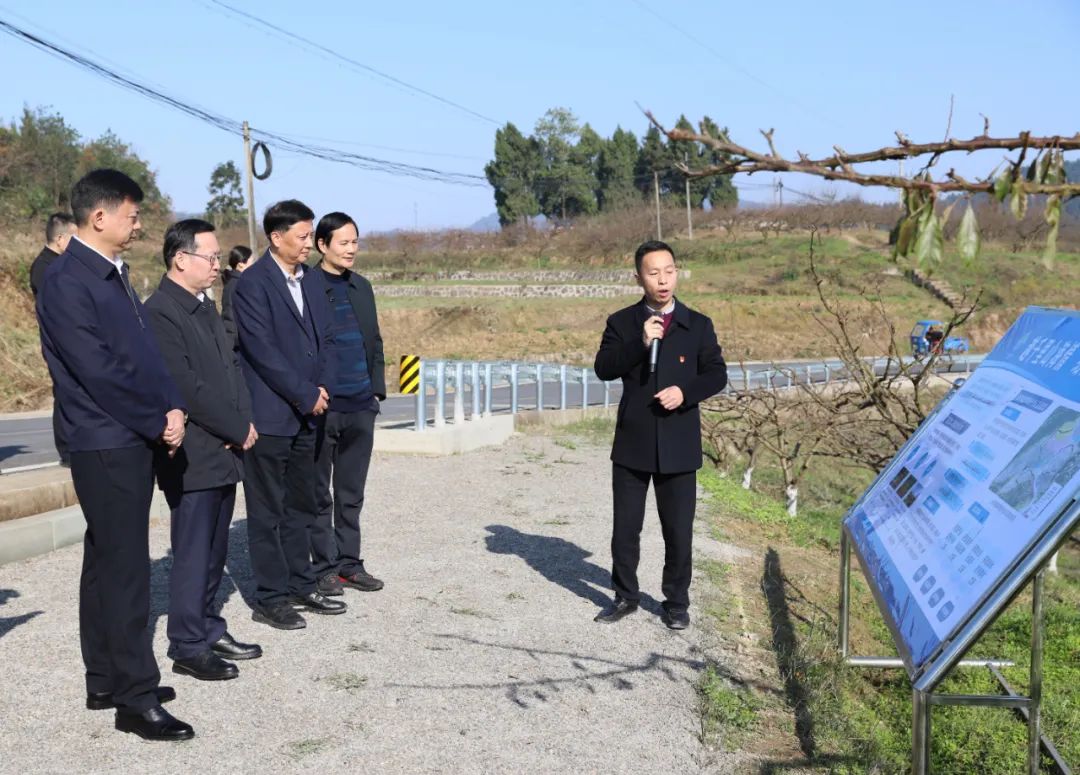 省国资委党委副书记蒲晓斌带队赴开云网页版·官方版在线登入东西部协作帮扶村四川省宣汉县洞子村调研
