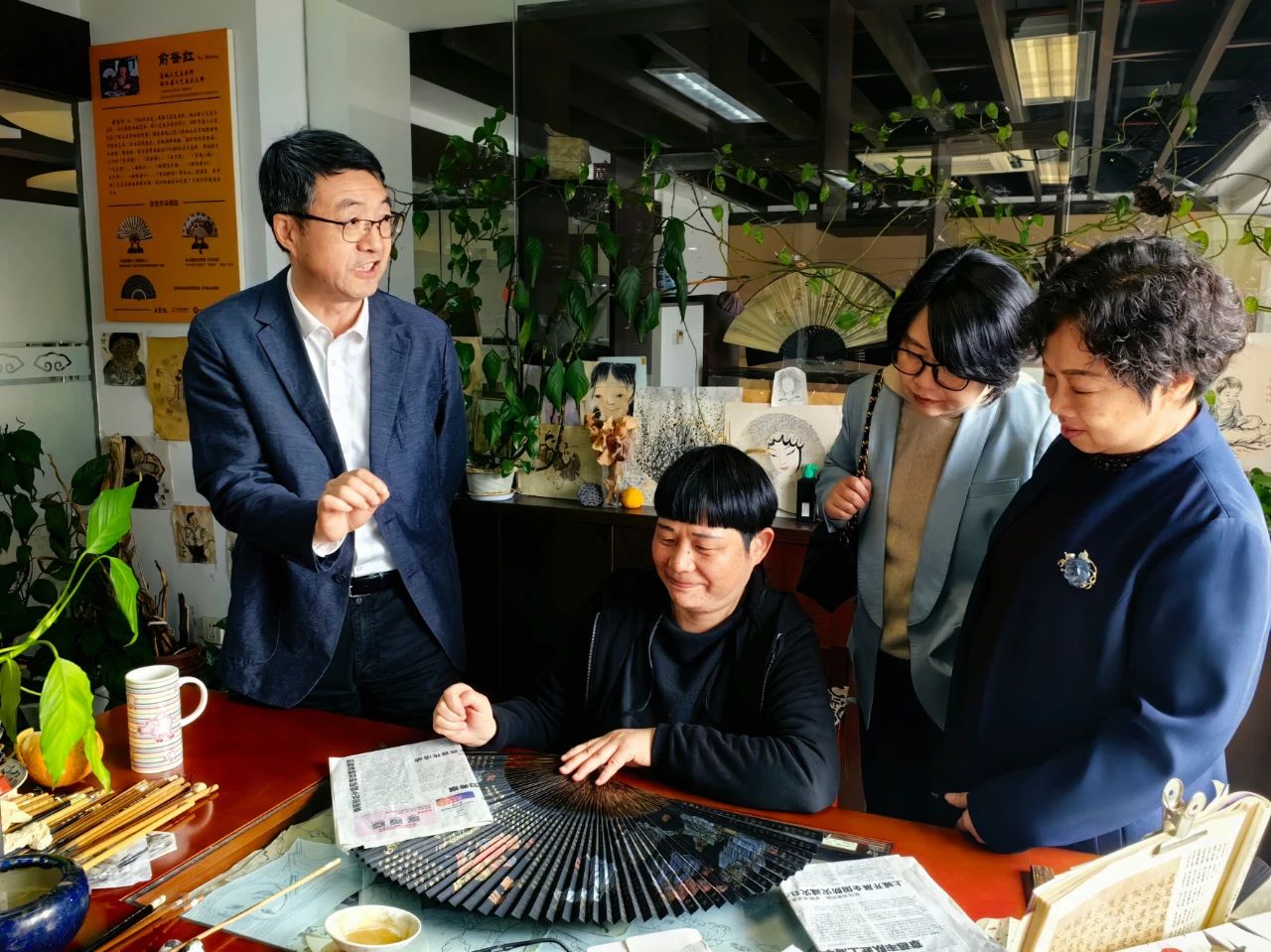 吴敏一行在杭开展工艺美术调研走访
