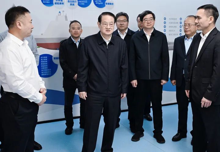 易炼红调研开云网页版·官方版在线登入省机电集团：牢牢抓住科技创新这个“牛鼻子”在推动高质量发展上展现国企更大担当作为