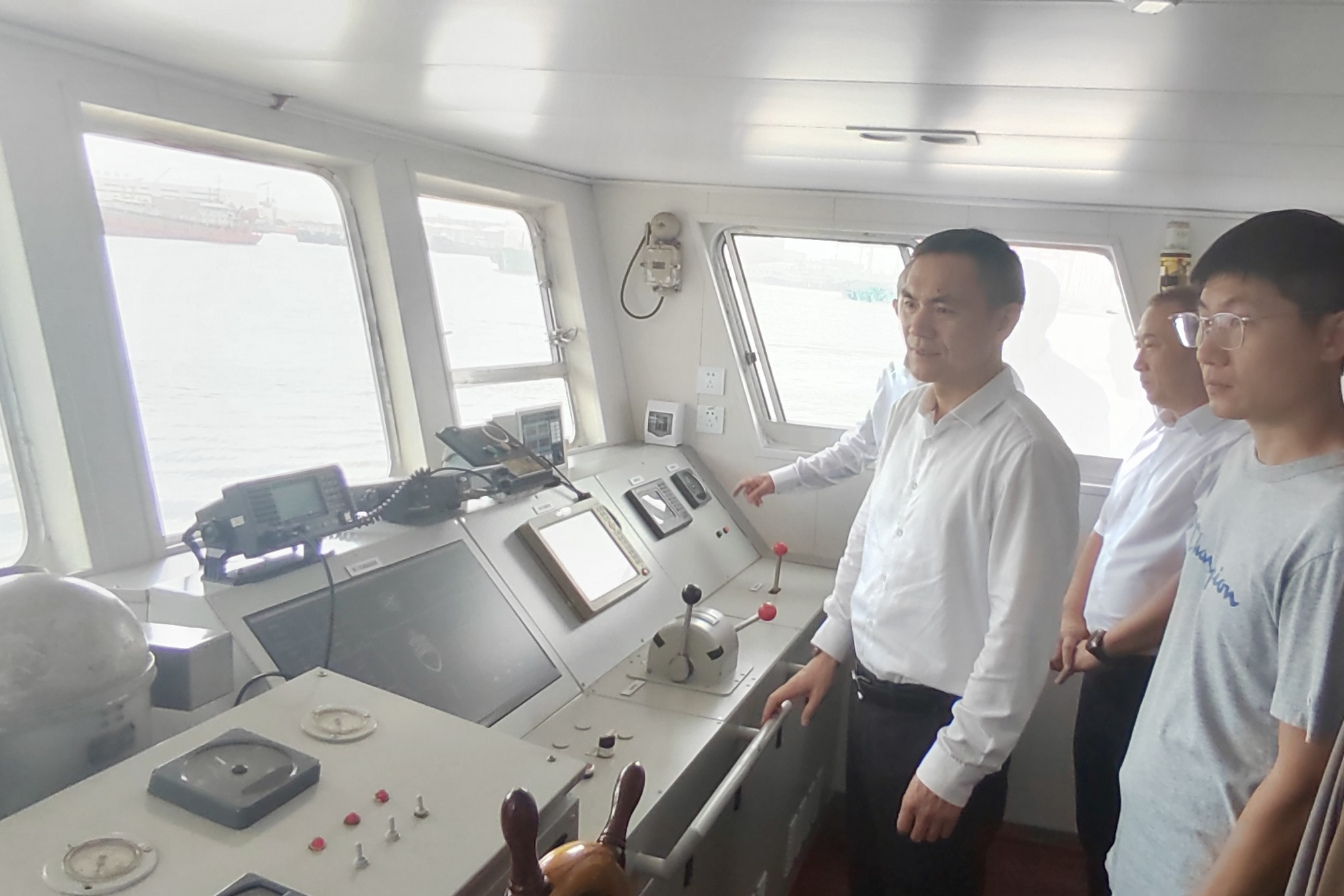 孙哲君一行赴舟山调研渔船智能化改造及相关工作