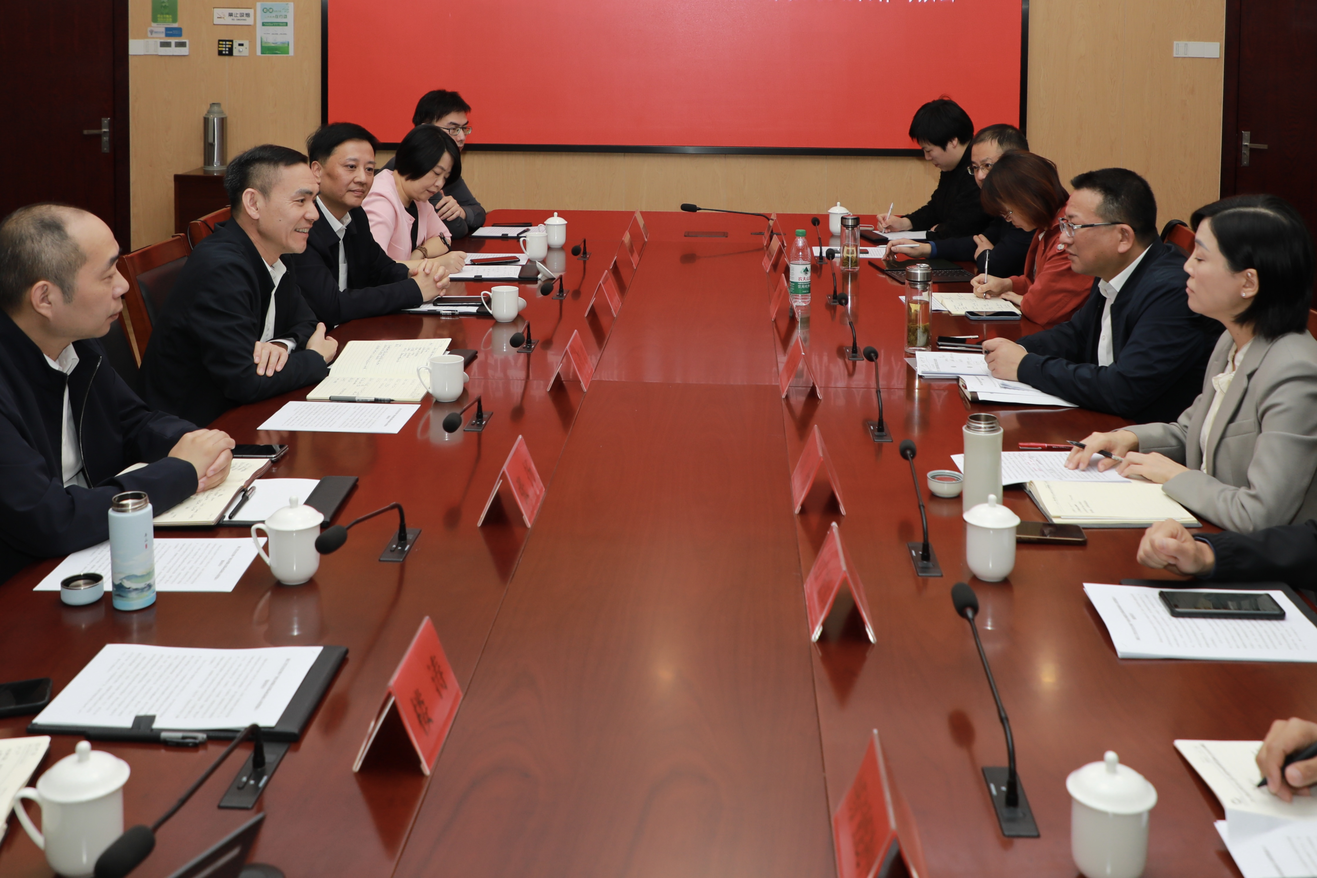 孙哲君一行赴磐安县调研历史经典产业有关工作